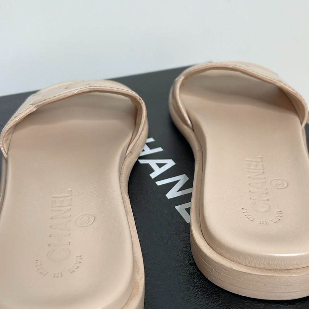 CHANEL CC Beige Patent Calfskin Leather Sandal Mules with Box - Picture 9 of 17